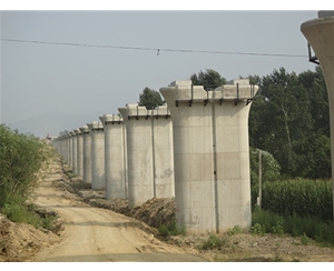 高鐵?？?>
                        </div>
                        <div   id=